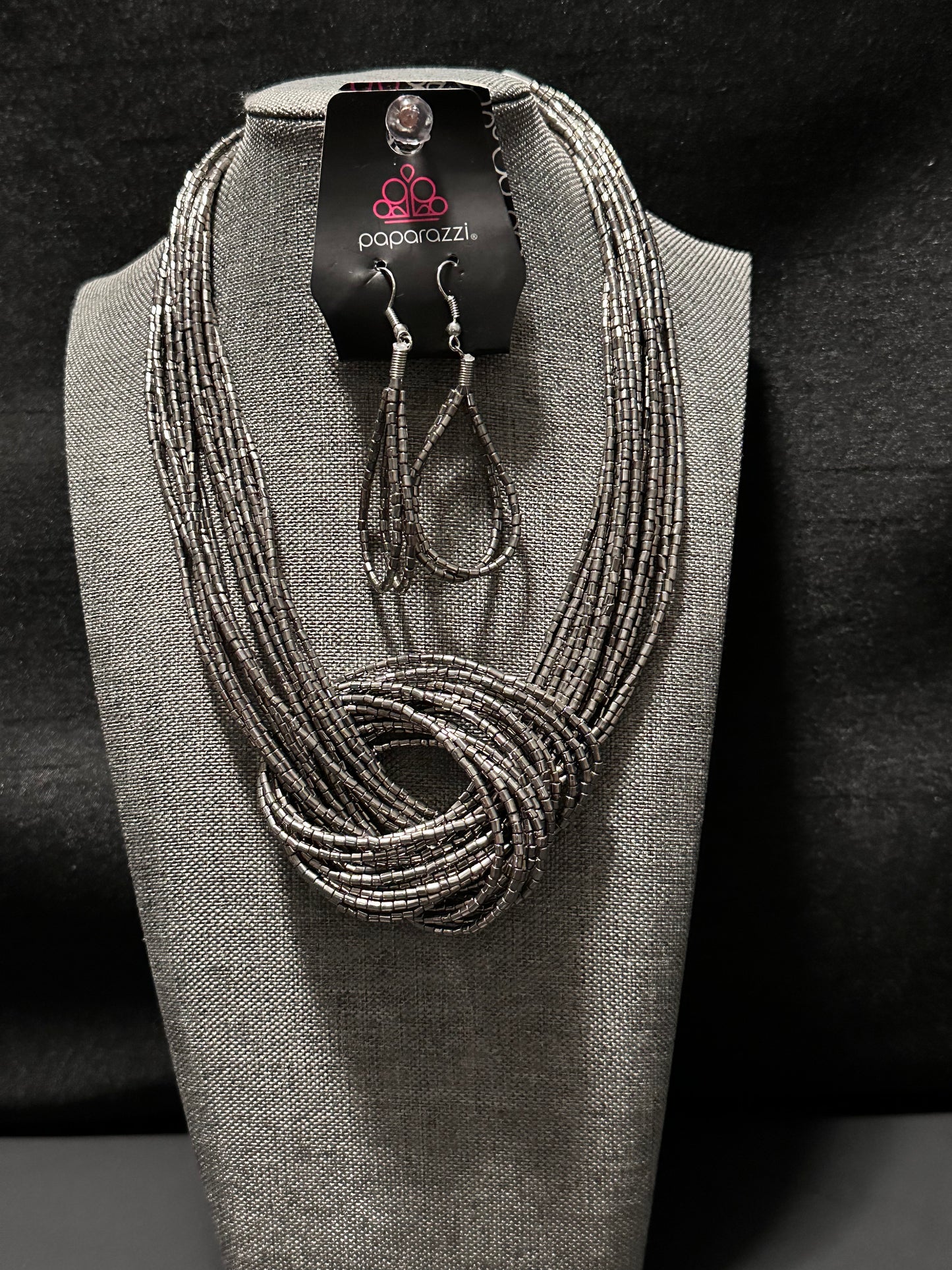 Knotted Knockout - Black
